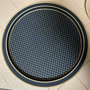 Blue  Round Tray with pattern